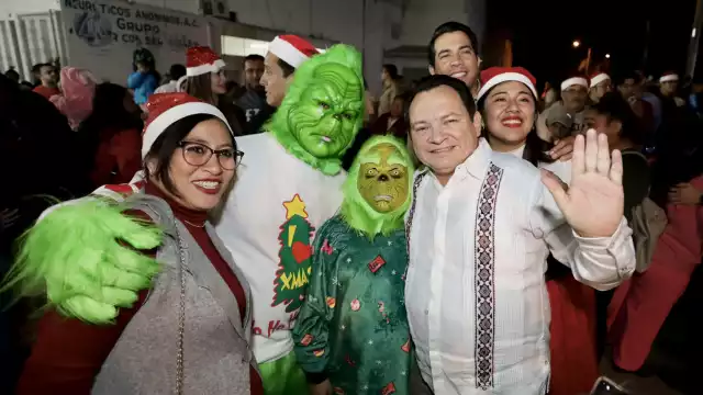 El gobernador de Yucatán se dio tiempo para celebrar una última posada.