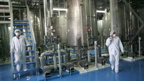 La destrucción de plantas nucleares no representa un peligro para la población. La destrucción de plantas nucleares no representa un peligro para la población.