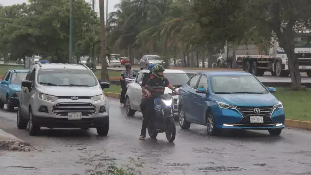 Recomiendan precaución al manejar en carretera, por niebla