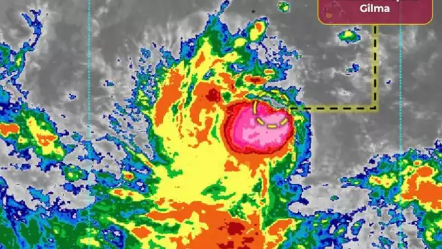 Centro de la Tormenta Tropical Gilma en el Océano Pacífico