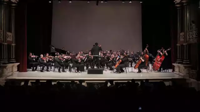 Música, baile y nostalgia en el gran cierre de la OSCAM