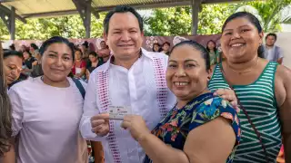  Más de 10 mil madres autónomas yucatecas serán beneficiadas con la tarjeta Elvia Carrillo Puerto   