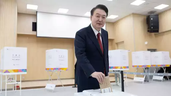 Corea del Sur solicita orden de aprehensión hacia Yoon Suk Yeol.