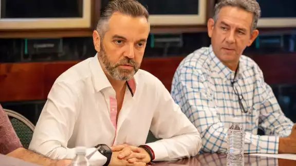 El nombramiento de Jorge Luis Lavalle Maury como secretario de Desarrollo Económico ha generado controversia debido a su libertad condicional y restricciones para movilizarse