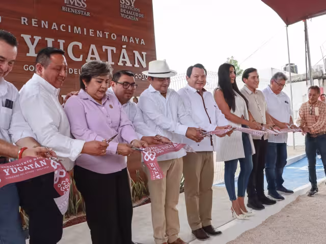 Gobernador de Yucatán inaugura Centro de Salud de Tunkás.