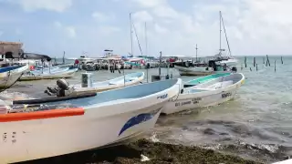Pescadores de Puerto Juárez inician con el “pie izquierdo" a causa de la  surada 