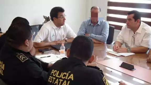 Los dos detenidos ocuparon cargos policiales en las dependencias del estado. Los dos detenidos ocuparon cargos policiales en las dependencias del estado.