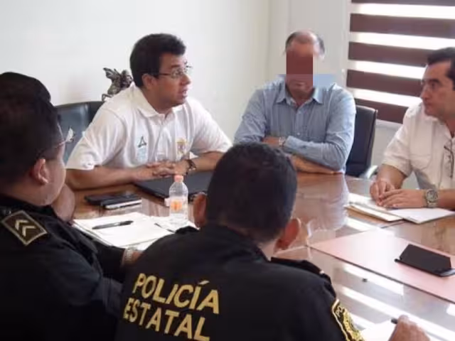 Los dos detenidos ocuparon cargos policiales en las dependencias del estado.