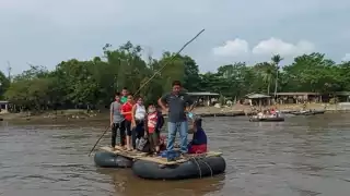 Protección Civil de Suchiate, Chiapas, advierte a migrantes a no cruzar el río ante la crecida por las lluvias