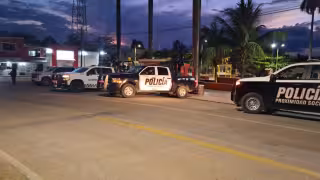 Unidades de diferentes corporaciones policiacas llegaron a la localidad.