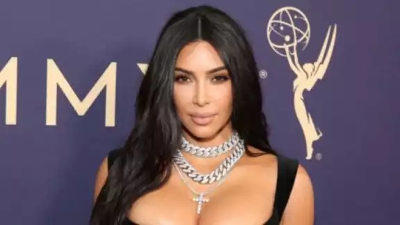 Kim Kardashian sufrió de un robo millonario en la Semana de la Moda 2016. Kim Kardashian sufrió de un robo millonario en la Semana de la Moda 2016.