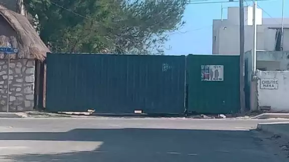 Se desconoce quién el responsable de colocar dichos obstáculos Se desconoce quién el responsable de colocar dichos obstáculos