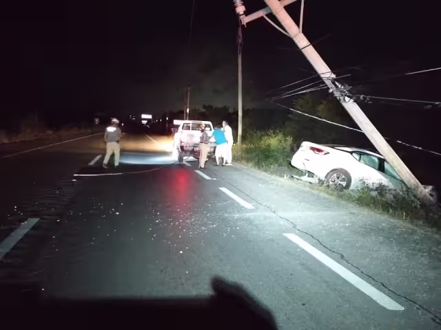 Debido al impacto, el conductor sufrió una herida en el antebrazo y una fractura en uno de sus dedos