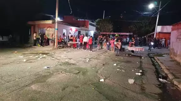 Incidente inició porque orinaron frente al evento Incidente inició porque orinaron frente al evento