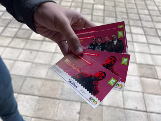 A pesar del llamado de los organizadores del evento y de la autoridad, los boletos continúan vendiéndose en redes sociales