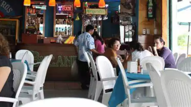 Se recomendó que las autoridades deberían enfocarse en los comerciantes ambulantes o los que no cuentan con los documentos y permisos requeridos