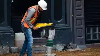 Analistas reducen expectativas de crecimiento económico en México para 2025, según encuesta de Banxico