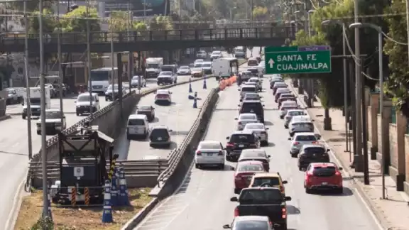 El programa Hoy No Circula es una medida ambiental que restringe la circulación vehicular en días específicos El programa Hoy No Circula es una medida ambiental que restringe la circulación vehicular en días específicos