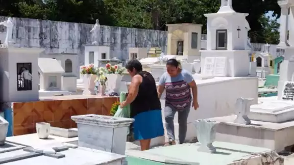 Misa en cementerios de Campeche