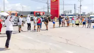 Pobladores de Punta Allen, en Tulum, bloquean avenida para exigir servicios básicos