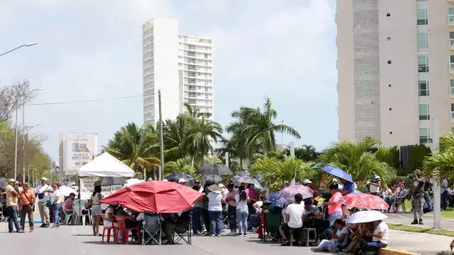 Padres de familia piden regreso a clases en Quintana Roo ante paro de maestros