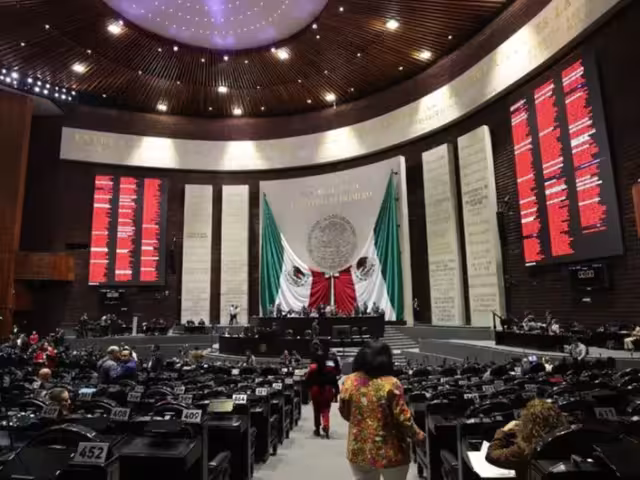 La presidenta Claudia Sheinbaum subrayó que la definición de alianzas políticas corresponde exclusivamente a los partidos