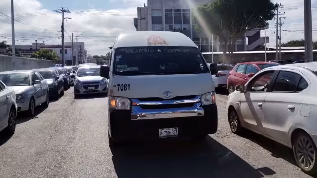 Advierten del riesgo para la gente vulnerable que no recibe la atención médica en caso de accidentes en el transporte que ofrece el servicio de turismo y no tienen seguro.