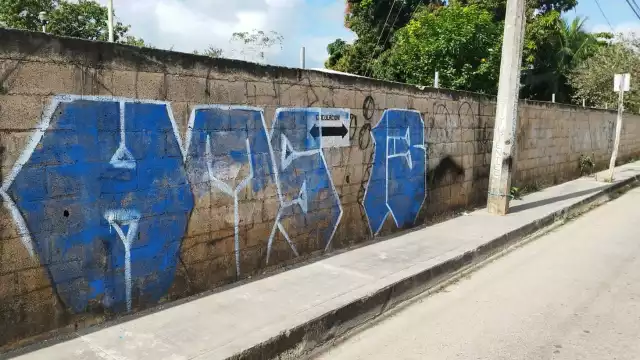 Fue alrededor de las 3 de la madrugada cuando elementos policiales sorprendieron al grafitero