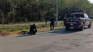 Joven ciclista es arrollado por patrulla en Tulum   