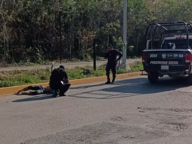 Joven ciclista es arrollado por patrulla en Tulum