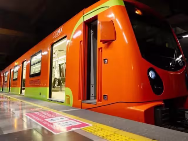 Autoridades atienden un conato de incendio en la Línea 2 del Metro CDMX