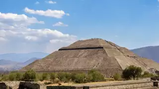 Reportan extraña figura en la Pirámide del Sol en Teotihuacan: VIDEO
