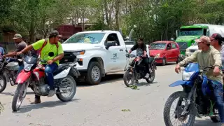 Habitantes de Silvituc, Escárcega, bloquean carretera por falta de energía eléctrica 