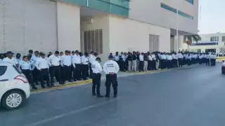 Policías en paro de Campeche esperan a Claudia Sheinbaum para plantearle su problema: EN VIVO 