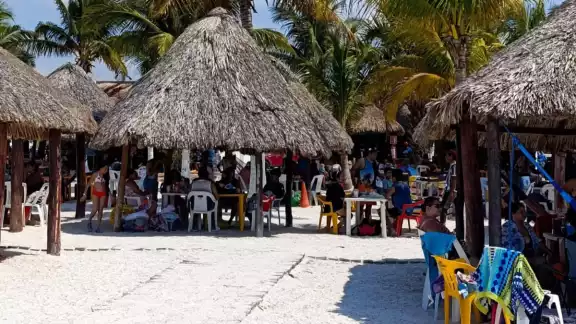 Todas las palapas cuentan con extintores Todas las palapas cuentan con extintores