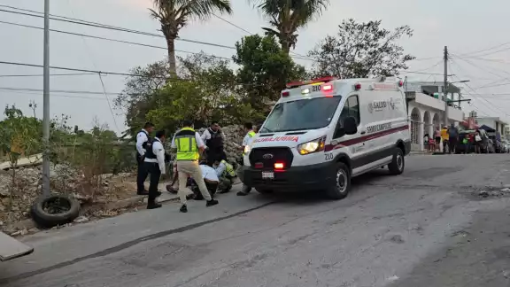 Los hombre ebrios se pelearon por dinero Los hombre ebrios se pelearon por dinero