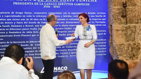 Tiene la capacidad para salir avante, por lo que instó al Comité Directivo y al Consejo Ejecutivo, a respaldar y apoyar a la presidenta. Tiene la capacidad para salir avante, por lo que instó al Comité Directivo y al Consejo Ejecutivo, a respaldar y apoyar a la presidenta.