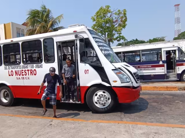 Los empresarios del sector han acusado a la Comuna de ofrecer tarifas manipuladas y acusan al alcalde de ser un prepotente