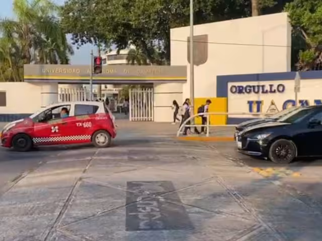 La primera sesión, 08:30 a 13:00 horas