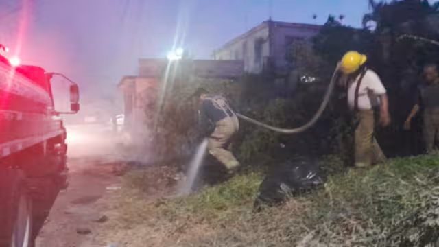 Bomberos actuaron de inmediato para que no se extienda el incendio