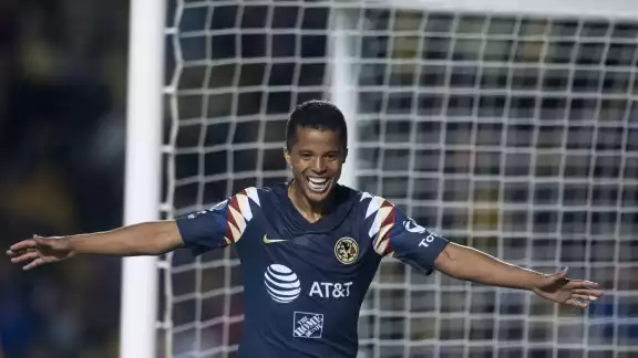 Gio terminó de colgar los botines en 2021 con el América