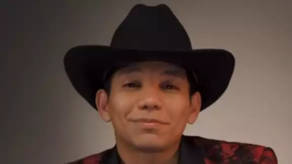 Brandon Valenzuela confiesa que fue delincuente y es criticado en redes