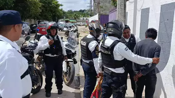Ciudadanos se vistieron de héroe y entregaron al presunto ladrón