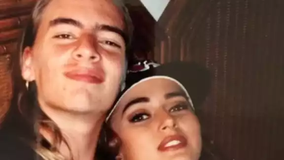 Muere Adrián Olivares, exintegrante de Menudo y hermano de la actriz Karla Souza Muere Adrián Olivares, exintegrante de Menudo y hermano de la actriz Karla Souza