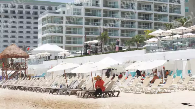 La caída de visitantes también estaría influenciada por la poca disponibilidad en los vuelos hacia Quintana Roo