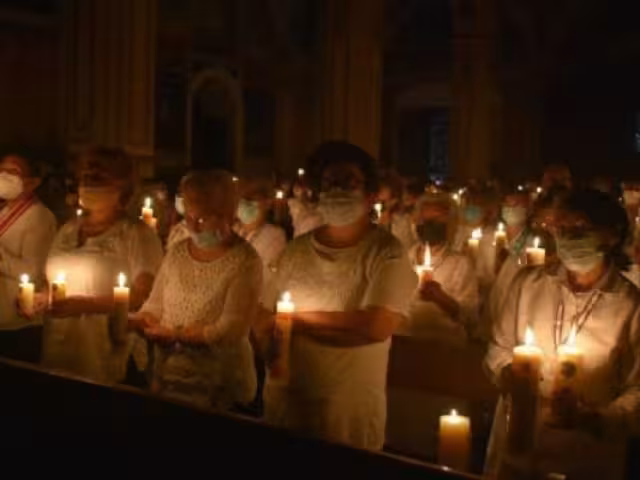 Las noches de Semana Santa están marcadas por el misterio y el respeto
