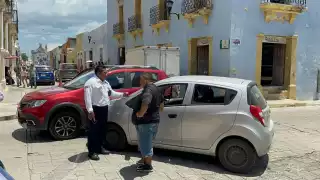 Turistas provocan accidente vial en el Centro Histórico de Campeche