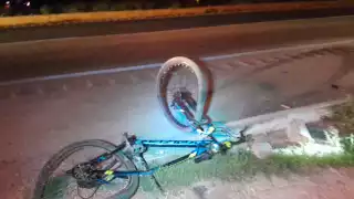 Embisten a ciclista en carretera federal en Campeche, su estado de salud es grave