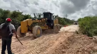 Habilitan tramo de carretera afectada por lluvias e inicia construcción de uno nuevo en Chetumal