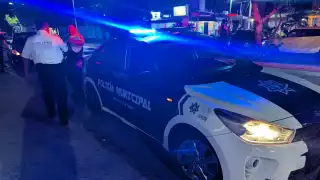 Motociclista ebrio choca contra auto estacionado; intenta huir y es detenido  en Ciudad del Carmen 